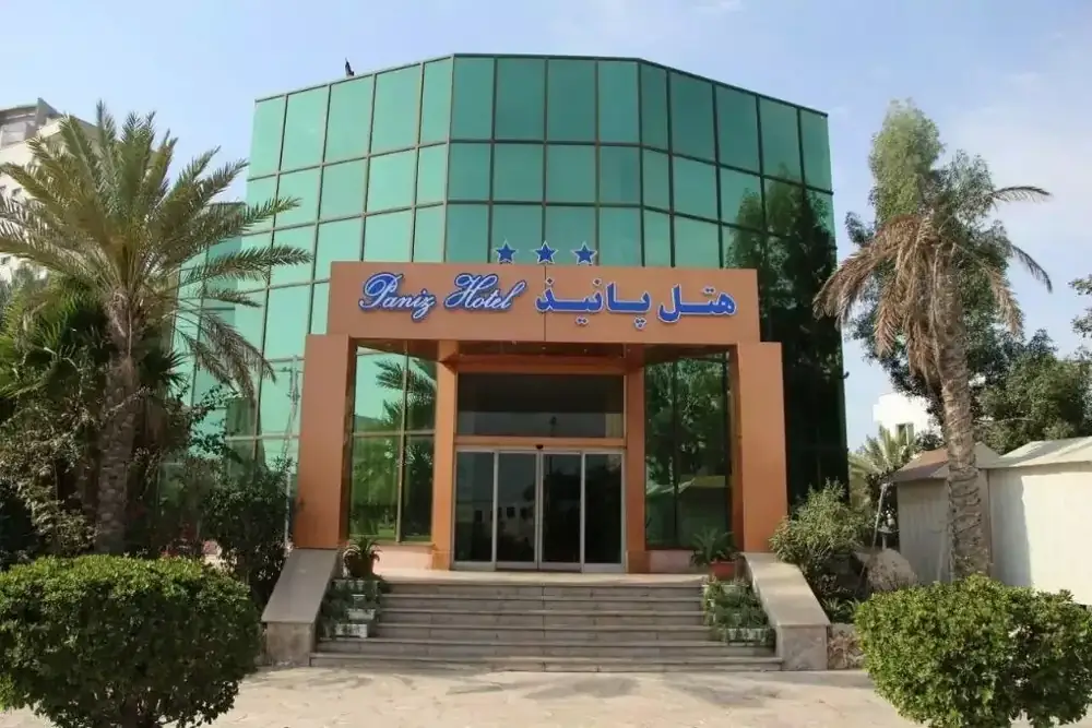 نمای هتل پانیذ در کیش
