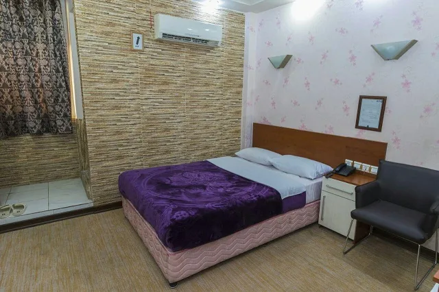 اتاق یک تخته