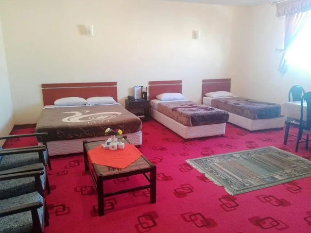 سوئیت دو خوابه چهارتخته