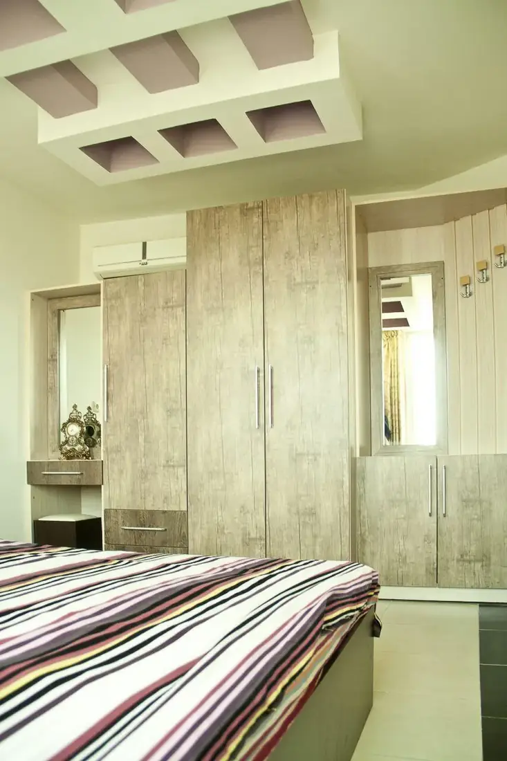 سوئیت پنج نفره (چهارنفره+یک کاناپه)