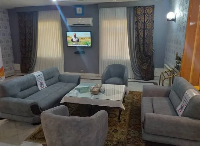 هتل جهانگردی بسطام - بندانگشتی 3