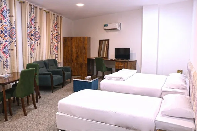 اتاق دوتخته رو به دریا(توئین)