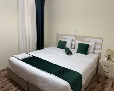 هتل آپارتمان پدر من - بندانگشتی 4