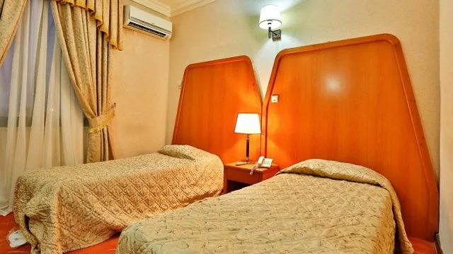 دوتخته توئین پشت به دریا