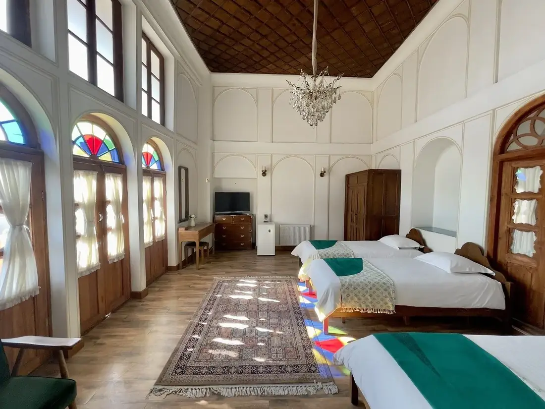 اتاق  سه تخته  شاه نشین