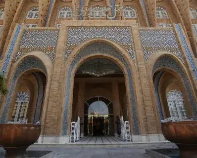 نمای هتل چهارباغ در اصفهان