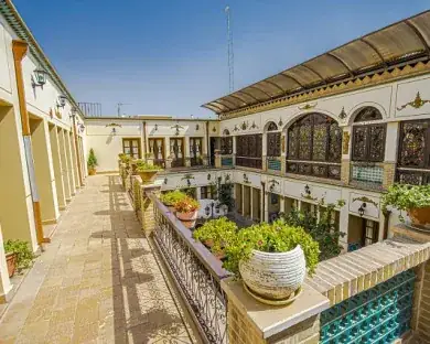 هتل طلوع خورشید اصفهان - بندانگشتی 3