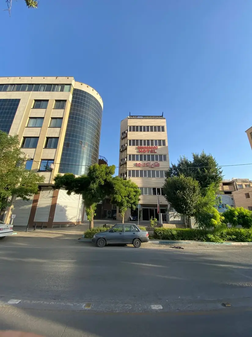 نمای هتل زنده رود اصفهان در اصفهان