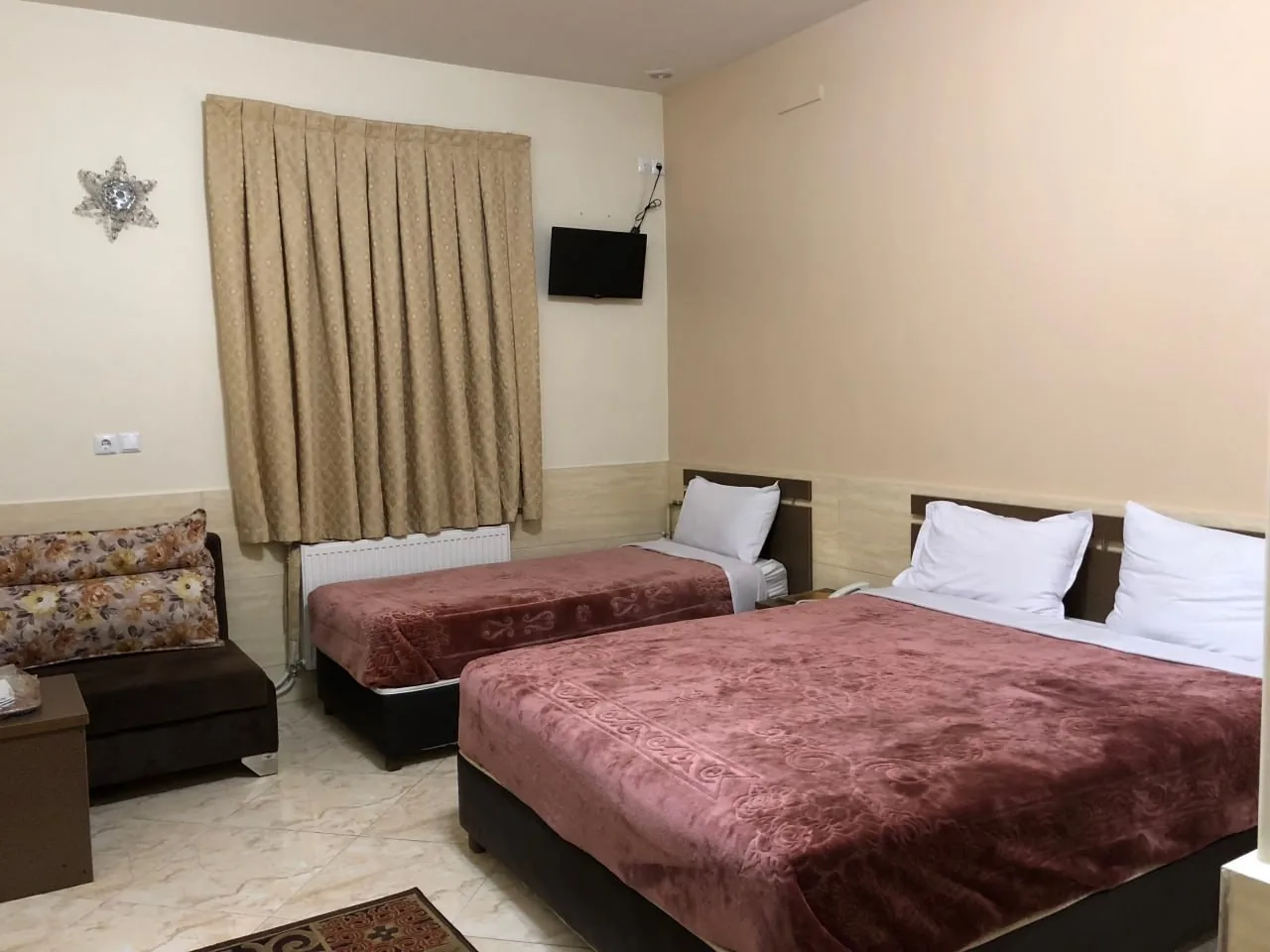 اتاق سه تخته