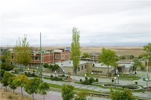 هتل جهانگردی غار علیصدر همدان - بندانگشتی 2