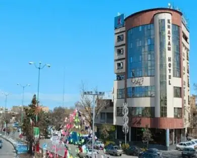 نمای هتل خاتم همدان در همدان