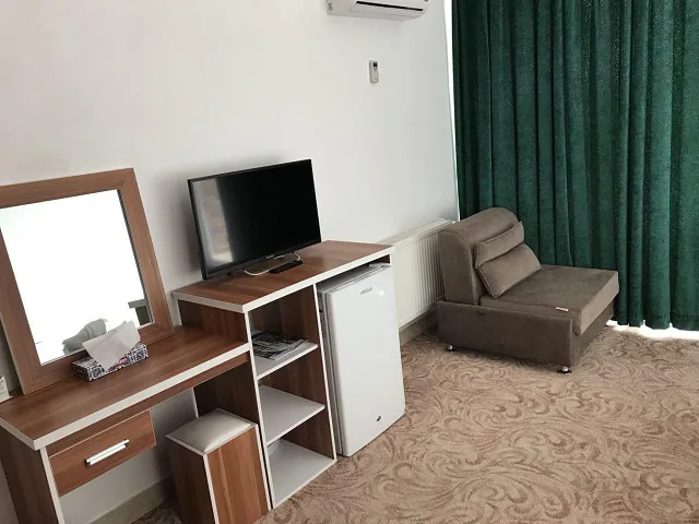 هتل رویایی راستی لنگرود - بندانگشتی 2