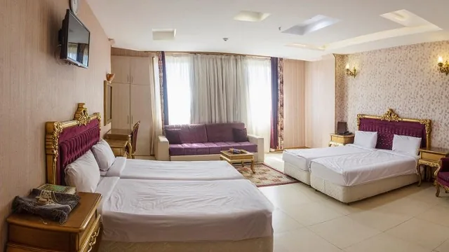 اتاق پنج تخته ( چهار تخت + کاناپه )