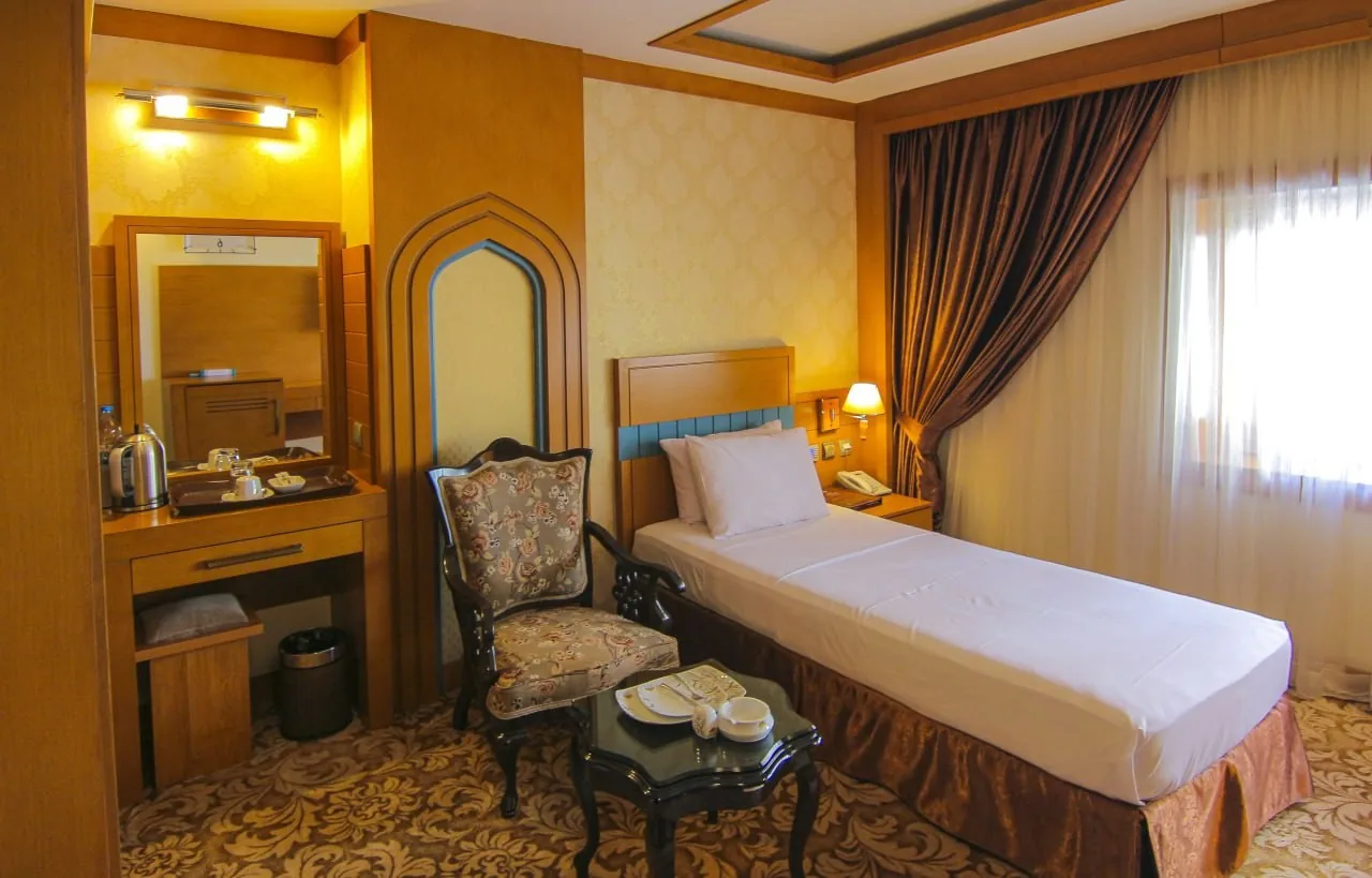 اتاق یک تخته فصل