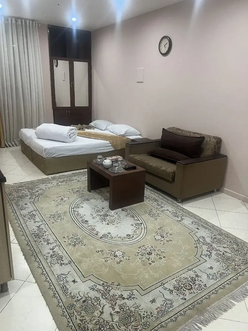 سوئیت یک خوابه پنج تخته
