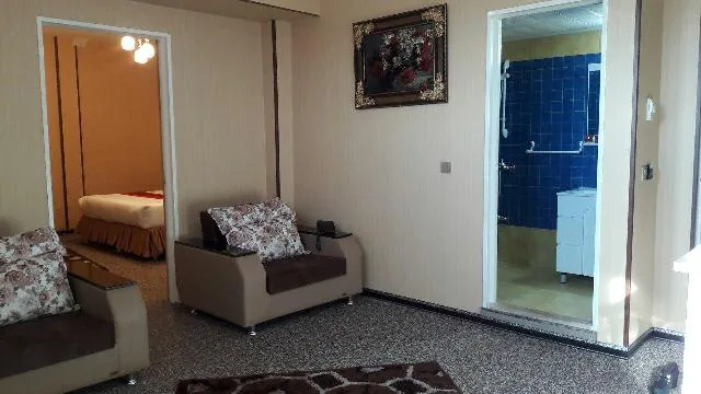 هتل استقلال قم - بندانگشتی 4