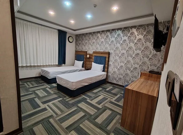 هتل قصر نادری قم - بندانگشتی 4