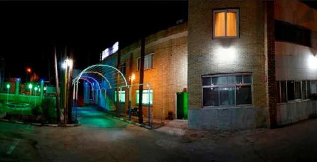هتل جهانگردی رفسنجان - بندانگشتی 3