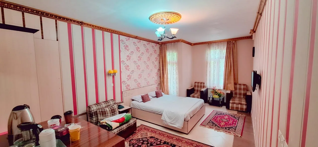اتاق سه نفره (دو تخته+نفر اضافه)