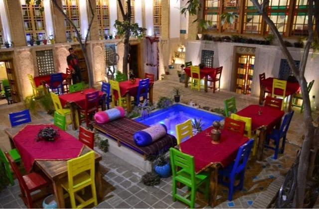 هتل عمارت هفت رنگ شیراز - بندانگشتی 3