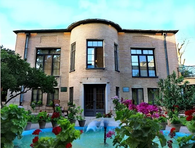 نمای هتل خانه باغ ایرانی شیراز در شیراز