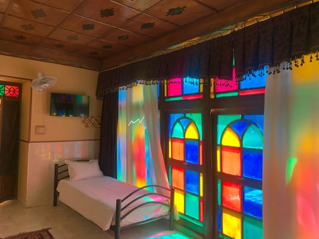 اتاق یک تخته ( ساختمان یاسین )