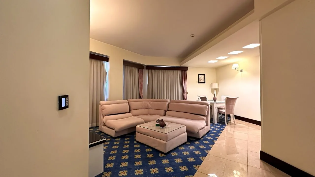 سوئیت دو خوابه سه نفره