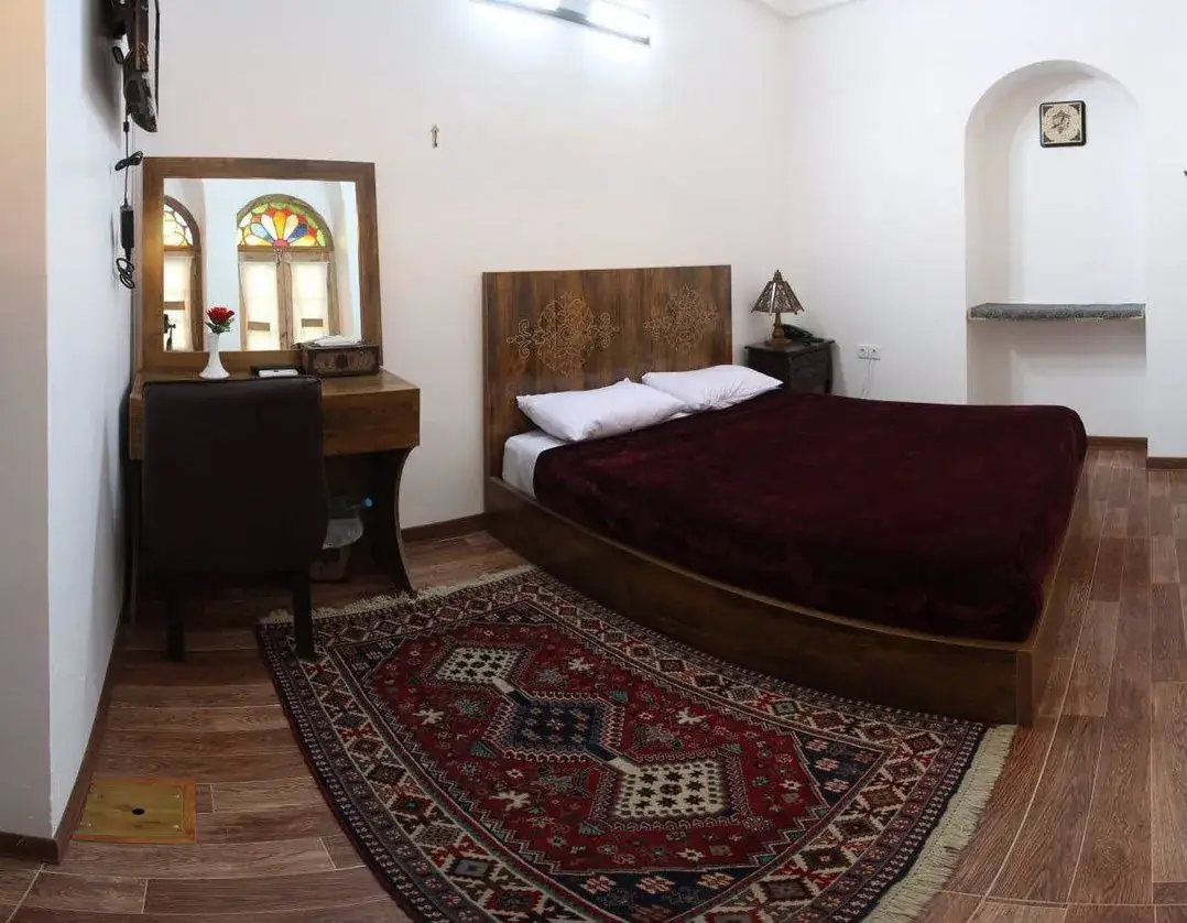 اتاق دوتخته دبل حیاط سرا