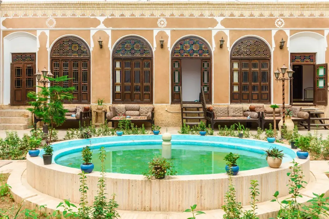 نمای هتل سنتی رز یزد در یزد