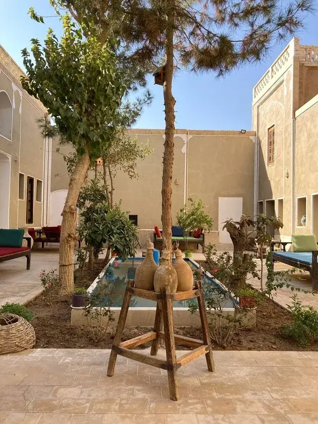 هتل سنتی کوروش یزد - بندانگشتی 2