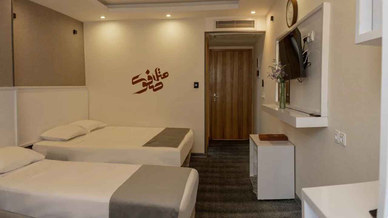اتاق سه تخته پنجره دار (فاز دو)