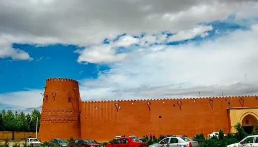 هتل ارگ تاریخی گوگد گلپایگان - بندانگشتی 2