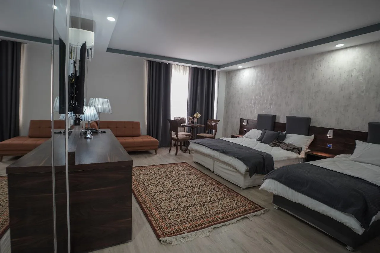 هتل هرمزان تهران - بندانگشتی 4