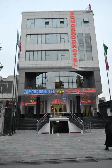 نمای هتل زمرد خوی در خوی