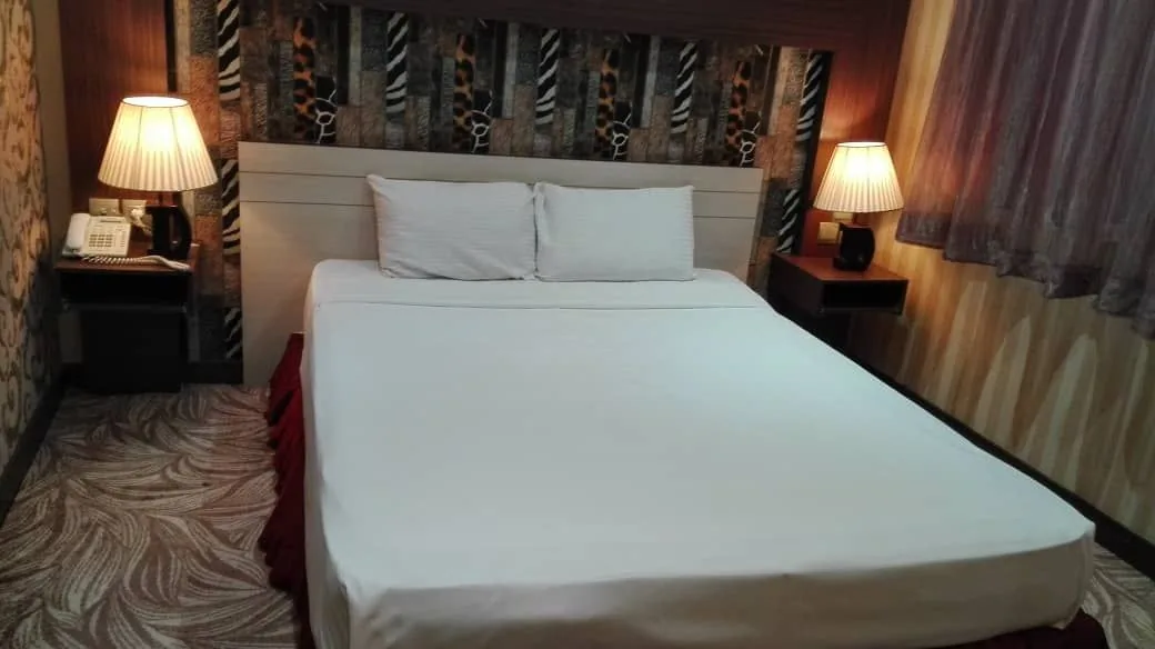 اتاق یک تخته