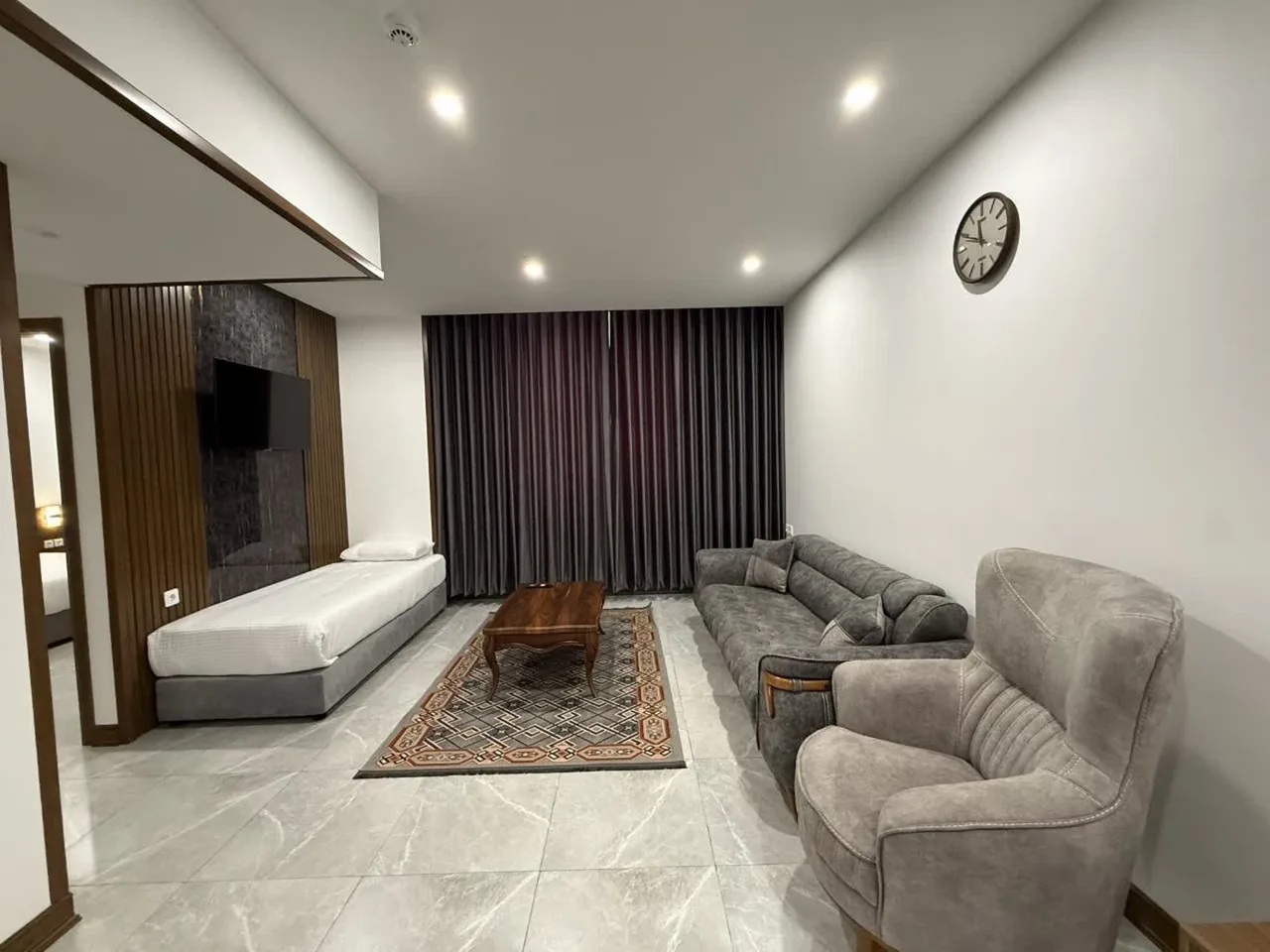آپارتمان دو خواب پنج تخته