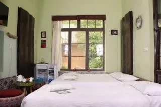 اتاق سه  تخته حافظ