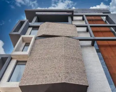نمای هتل رونیاس شیراز در شیراز