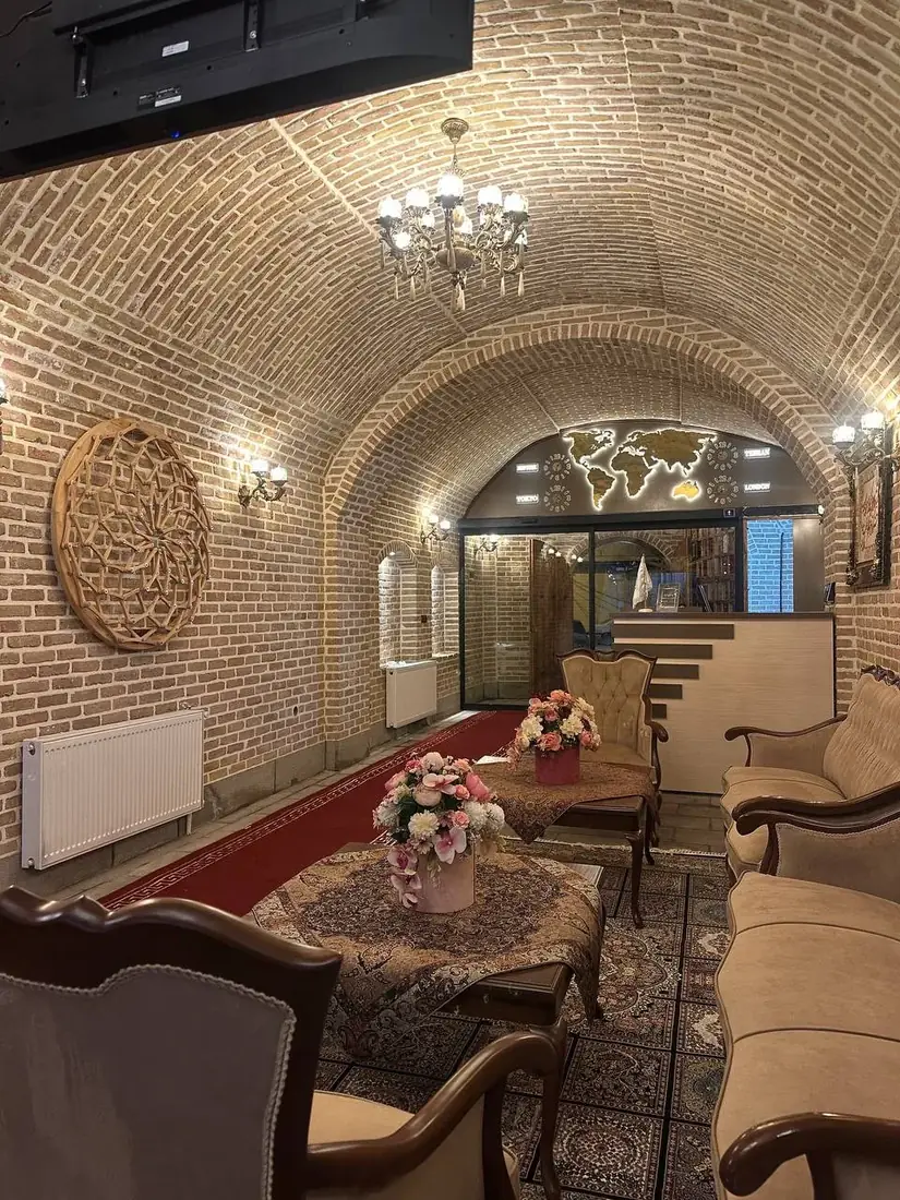 هتل بوتیک عمارت میرزا مهدی فراش باشی ( سرخه ای ) تبریز - بندانگشتی 3