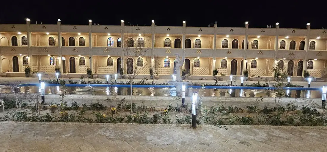 هتل کهکشان یزد - بندانگشتی 4